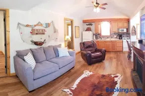 Lakeside Retreat - Romantic Cabin - Resort Pool, Dock, Fire Pit! - Image 1