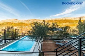 Olive house 3 pools -12 person - Image 2