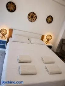 Vicky's Apartment (5m from sea) - Image 3