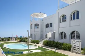 Onira Luxury Rooftop ombrellone incluso seconda fila beach club - Image 3