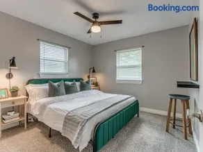 Norman Home with Game Room - Image 5