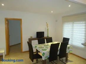 Ground floor apartment with 2Bdr and private parking - Image 1