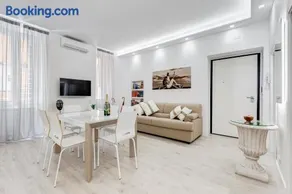 BMGA l The White Crown Apartment in Testaccio - Image 3
