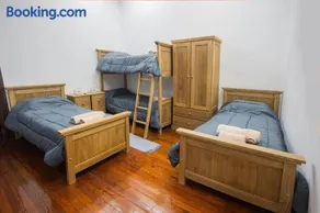 Pensión en excelente ubicación Habitación compartida o privada - Image 2