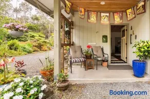 The Alala at Stained Glass Cottages - Image 4