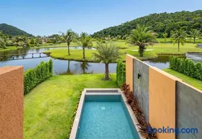 Velvet Villa - Image 3
