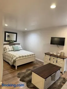 Private Cozy Retreat near Downtown Salinas! - Image 3