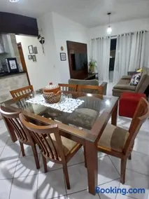 Lindo apartamento em frente à praia com piscina - Image 2