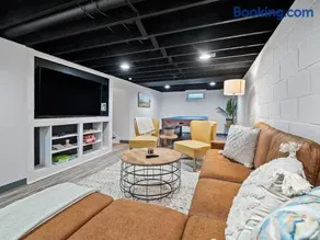 Renovated Cottage - Game Room - Fire Pit - Sleeps 8 - Image 2
