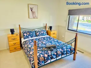Wombat Cottage Albury - Image 3