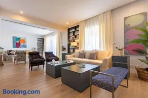 Plaza de España Deluxe Suites by Valcambre - Image 2