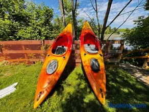 Peaceful Waterfront Cottage on Georgina - Image 3