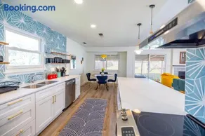 Luxury 4BR Oasis with Pool, Hot Tub & Game Room! - Image 4