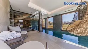Luxury chalet - fireplace heated pool & sauna - Image 1