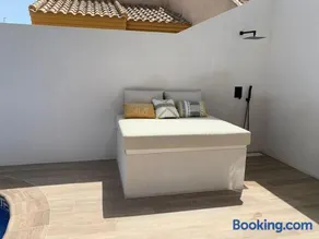 Dúplex mediterráneo con piscina y cenador - Image 3
