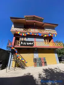 Pine Tower Inn - Image 3