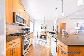 Gorgeous & Secluded 3BD 2BA Getaway by The Village at Meridian - Image 1