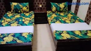 Hotel Decent Lodge - Image 1