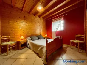 Gîte familial avec terrasse proche châteaux, lac, et parcours aventure - Image 2