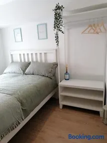 Central Sligo Townhouse - Image 2