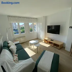 Apartamento completamente reformado en el casco antiguo con vistas al rio - Image 2