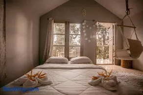 Cozy Huts - Image 1