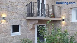 Casa rústica con finca y regato dentro recién rehabilitada situada en el entorno del Parque natural Monte Aloia y monte de San Antoniño Próxima a Gondomar y playas de Nigrán - Image 2