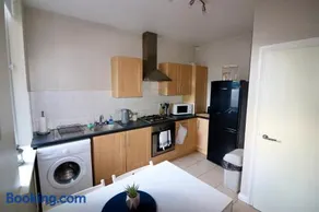 Clifton Park - Image 5