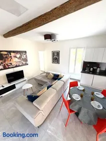 Superbe maison d artiste avec patio centre ville - Image 3
