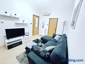 Apartment ORY near the city center with free parking - Image 3
