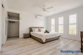 Victoria Point Private Residential Room with Private Bathroom - Image 1