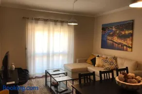 Oporto East House - Image 2