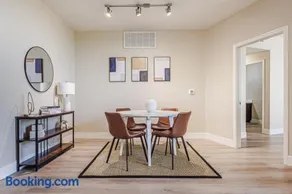 2BD Marina Condo Near Venice Beach, Pool & Free Parking - Image 4