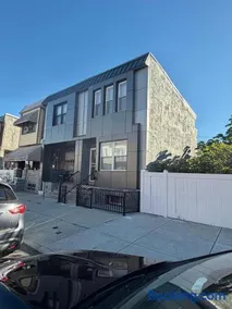 Home in Philadelphia Stadium nearby - Image 5