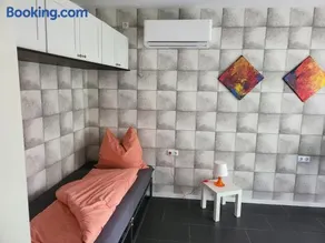 Top ausgestattetes drei Zimmer Apartment mit großer Sonnenterrasse - Image 1