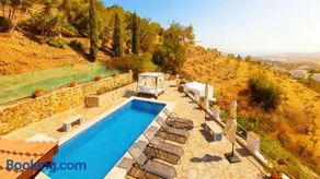 Villa Clara beautiful villa, heated pool, 10 min beach by Rentasunnyplace - Image 1