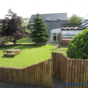 Large House with Private Hot Tub - Image 4