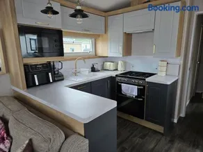 14B Medina Rise Ferry Offers Available - Image 3