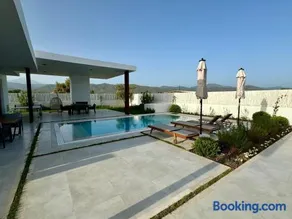 Ashta Suites - Nora Suite - Image 3