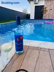 Linda Casa com Piscina e muito lazer em Quadra SP - Image 3
