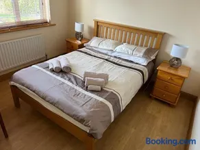 Home in Foxford, 8 Guests - Image 3