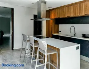 Luxury House in the Most Exclusive Area of Asunción - Image 5