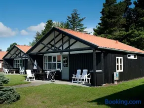 Home in a holiday park in Væggerløse - Image 2