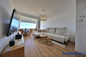 הבית היווני על הים Greek House יש מקלט - Image 4