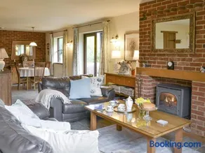 Riverside Cottage - Image 3
