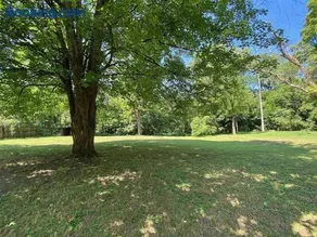 Cabin Oasis near Town - Image 2