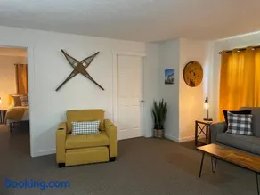 Downtown Yellow Room at Villages on Aurora - Image 1