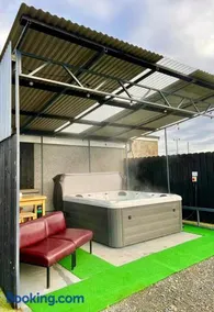 Shepherds hut Greencastle - Image 2