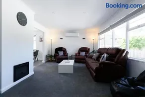 Modern Ease in East Devonport - Image 4
