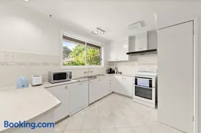 Lovely 4 Bedroom House in Seaford - Image 5